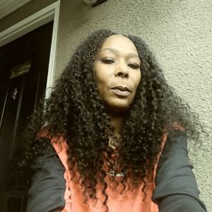 Meet your Posher, Kanesha